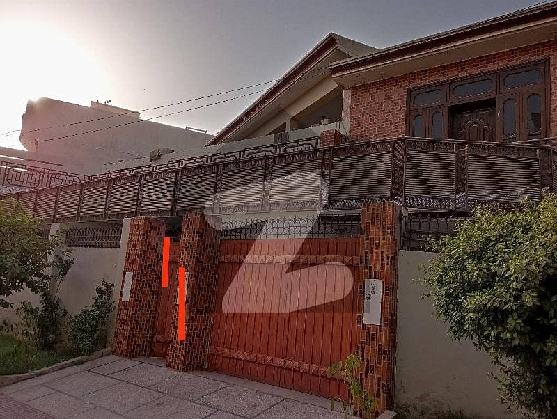 Upper Portion Of 10 Marla House For Rent In Shah Rukn E Alam Colony G Block