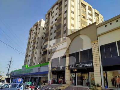 سٹی ٹاور اینڈ شاپنگ مال یونیورسٹی روڈ کراچی میں 2 کمروں کا 4 مرلہ فلیٹ 75 لاکھ میں برائے فروخت۔
