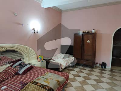 گارڈن ٹاؤن - عثمان بلاک گارڈن ٹاؤن لاہور میں 5 کمروں کا 1 کنال مکان 5.35 کروڑ میں برائے فروخت۔