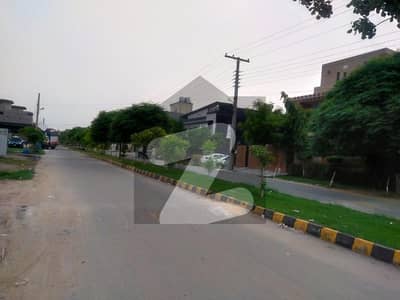 عابدہ ٹاورز سوِل لائنز کراچی میں 2 کمروں کا 10 مرلہ مکان 2.9 کروڑ میں برائے فروخت۔