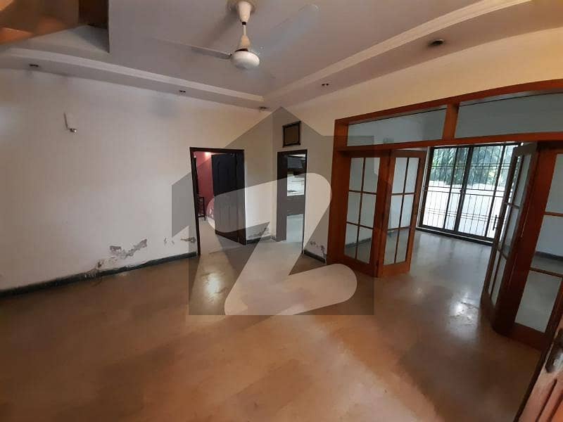 2 Kanal House In Good Condition
