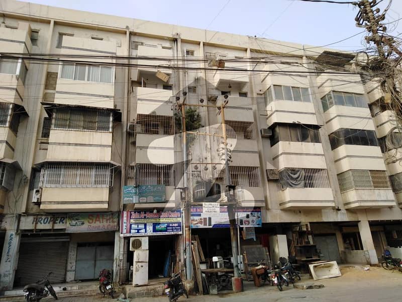 کلفٹن ۔ بلاک 2 کلفٹن کراچی میں 3 کمروں کا 6 مرلہ فلیٹ 2 کروڑ میں برائے فروخت۔