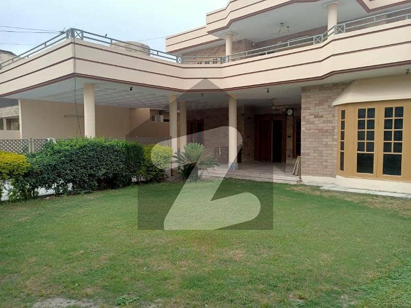 حیات آباد فیز 2 - جے1 حیات آباد فیز 2 حیات آباد پشاور میں 7 کمروں کا 1 کنال مکان 7.5 کروڑ میں برائے فروخت۔