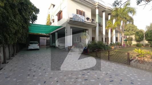 ماڈل ٹاؤن ۔ بلاک جے ماڈل ٹاؤن لاہور میں 8 کمروں کا 2 کنال مکان 13.5 کروڑ میں برائے فروخت۔