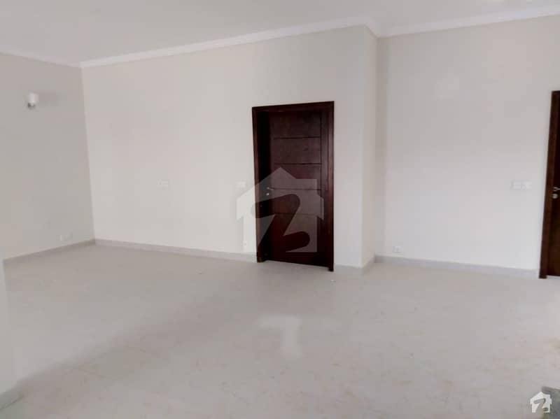 Phase 5 2400 Sqft Galaxy Flat For Sale