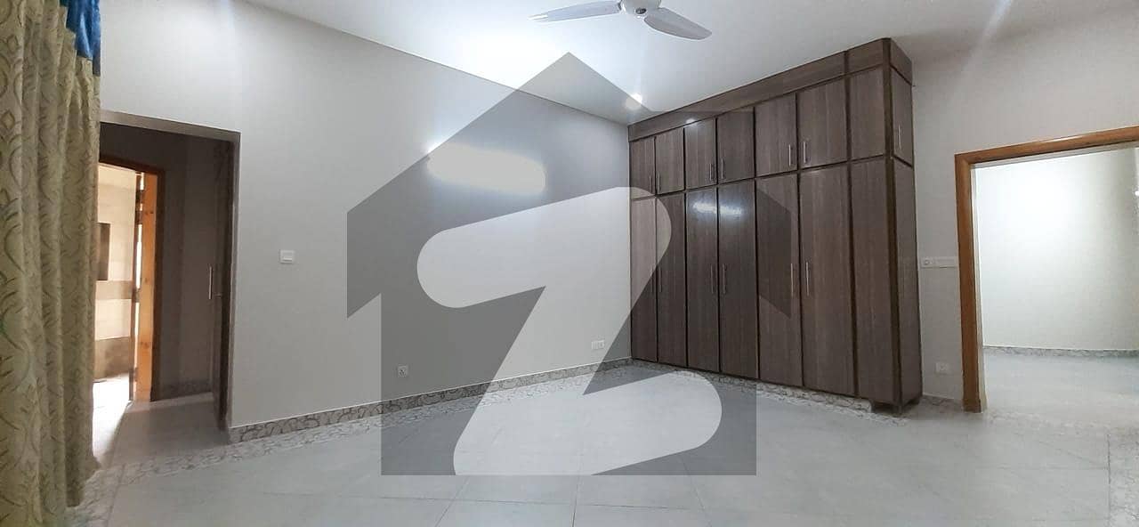 10 Marla Upper Portion Available For Rent In Bahria Town Phase 8 - Sector F-1