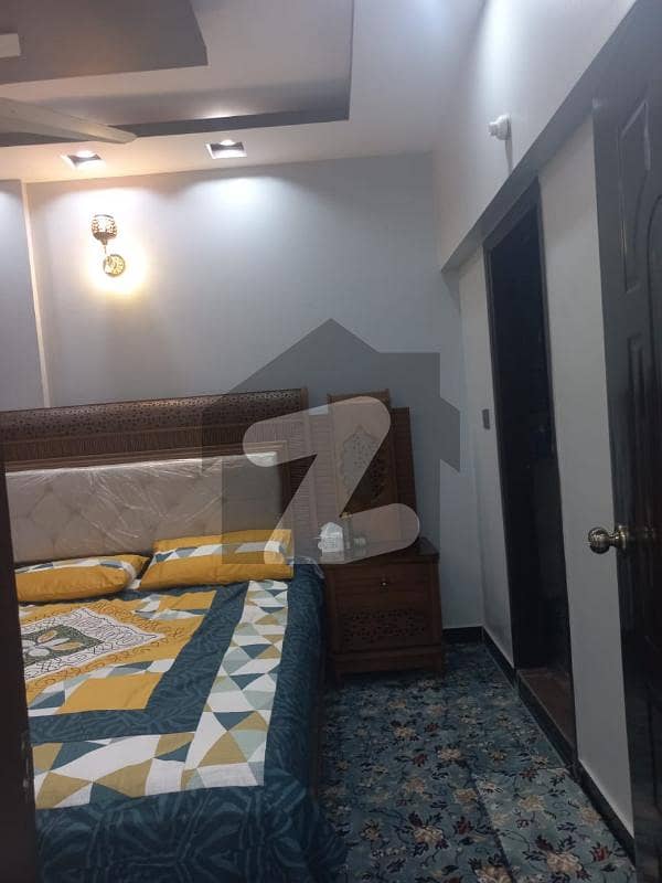 کریم آباد گلبرگ ٹاؤن کراچی میں 2 کمروں کا 3 مرلہ فلیٹ 60 لاکھ میں برائے فروخت۔