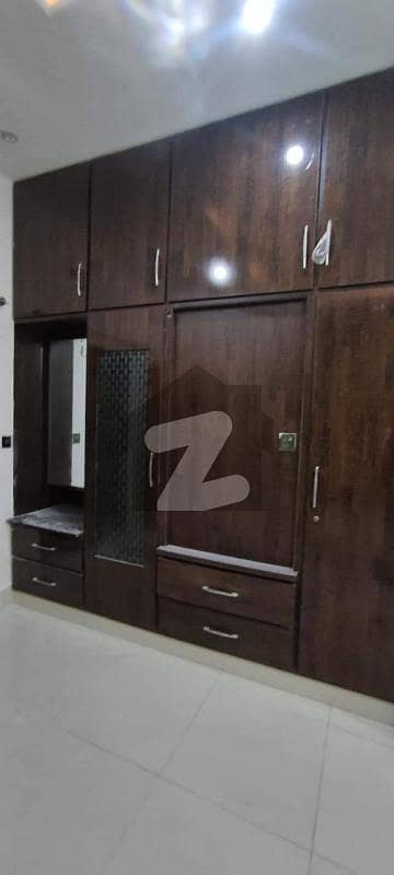 Ground Floor Flat Available In Shabeer Town