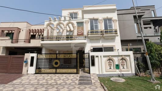 8 Marla Brand New Designer House For Sale in Usman Block Sector B Bahria Town Lahore.