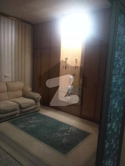 گڑھی شاہو لاہور میں 5 کمروں کا 8 مرلہ مکان 2.9 کروڑ میں برائے فروخت۔