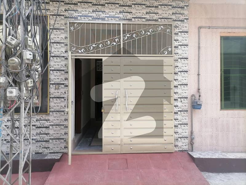 شیر شاہ کالونی بلاک ڈی شیرشاہ کالونی - راؤنڈ روڈ لاہور میں 2 کمروں کا 3 مرلہ مکان 70 لاکھ میں برائے فروخت۔