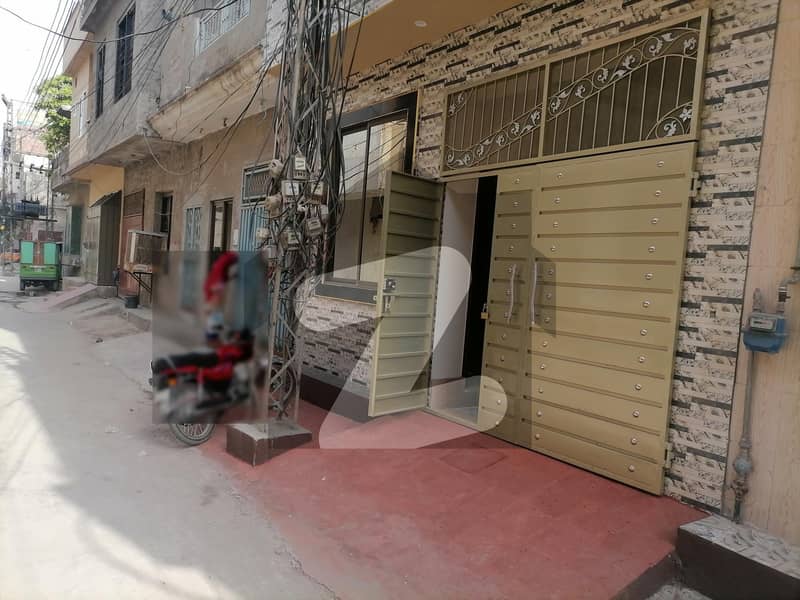 شیر شاہ کالونی بلاک ڈی شیرشاہ کالونی - راؤنڈ روڈ لاہور میں 2 کمروں کا 3 مرلہ مکان 75 لاکھ میں برائے فروخت۔
