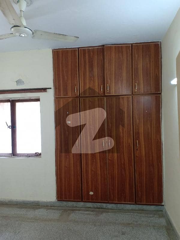G-11/3 Main Ibn-e-Sina Double Road 700 Sq Ft Flat For Sale