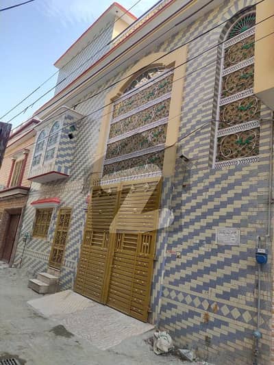 اعجاز آباد روڈ پشاور میں 7 کمروں کا 5 مرلہ مکان 2.3 کروڑ میں برائے فروخت۔