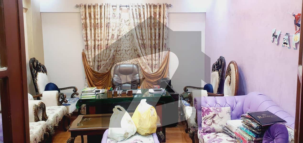 3 Bed Drawing Dinning Leased Flat For Sale In Jauhar Block-15