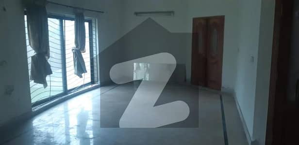 ابدالینز سوسائٹی ۔ بلاک اے ابدالینزکوآپریٹو ہاؤسنگ سوسائٹی لاہور میں 6 کمروں کا 1 کنال مکان 5.5 کروڑ میں برائے فروخت۔