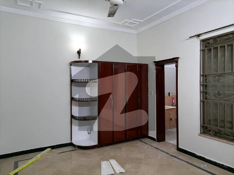 مارگلہ ٹاؤن فیز 2 مارگلہ ٹاؤن اسلام آباد میں 6 کمروں کا 8 مرلہ مکان 4.15 کروڑ میں برائے فروخت۔