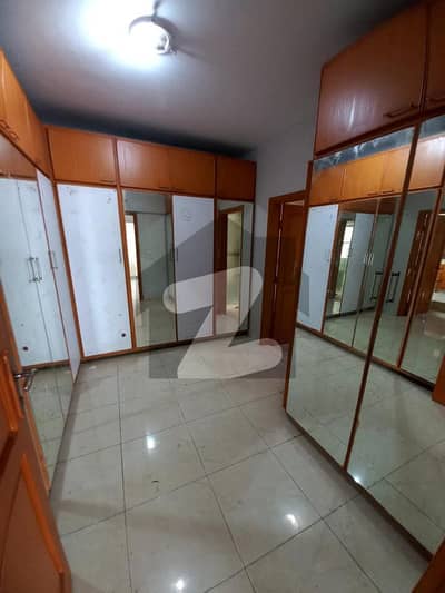 2600 Square Feet Flat For Rent In Zamzama Commercial Area