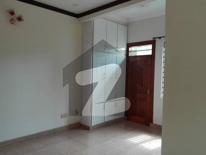 Perfect 10 Marla House In Pakistan Town - Phase 1 For Rent