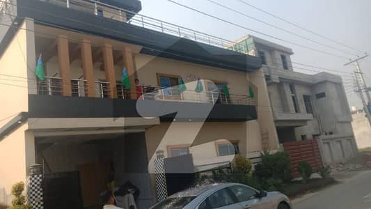 الاحمد گارڈن ہاوسنگ سکیم جی ٹی روڈ لاہور میں 5 کمروں کا 6 مرلہ مکان 1.5 کروڑ میں برائے فروخت۔