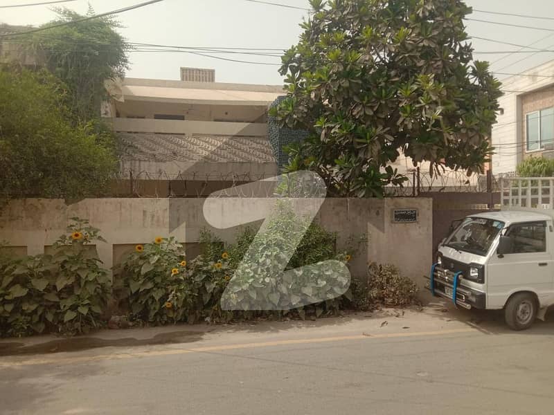 2925 Square Feet Upper Portion For Rent Is Available In Khayaban Colony