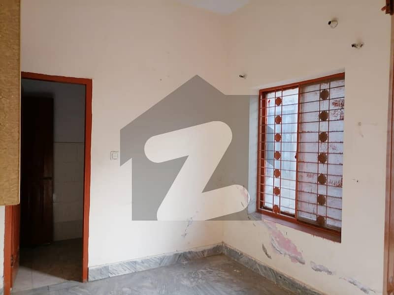 گلستان کالونی ساہیوال میں 3 کمروں کا 6 مرلہ مکان 70 لاکھ میں برائے فروخت۔