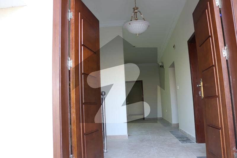 فالکن کمپلیکس نیوملیر ملیر کراچی میں 5 کمروں کا 14 مرلہ مکان 5.8 کروڑ میں برائے فروخت۔