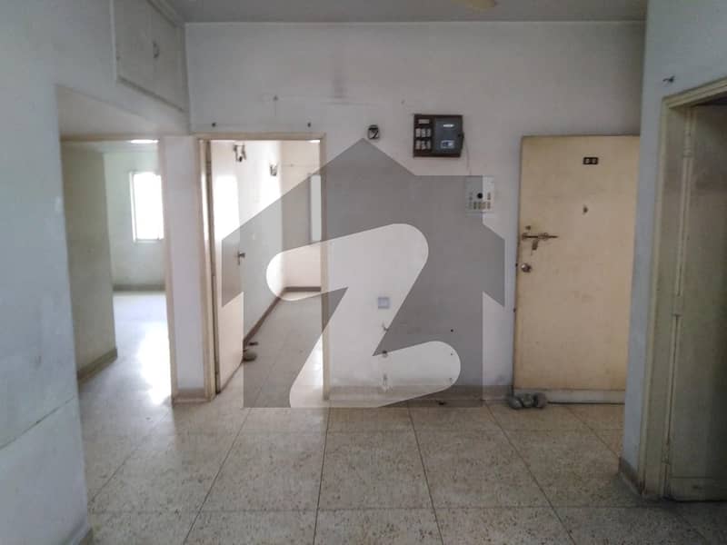 فریرے ٹاؤن کراچی میں 3 کمروں کا 9 مرلہ فلیٹ 3.9 کروڑ میں برائے فروخت۔