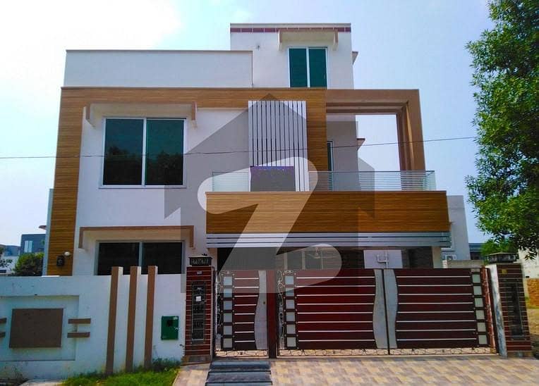 8 Marla New House Available For Rent At Dha Phase 6 Lahore
