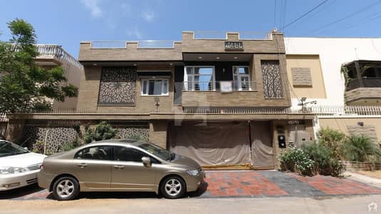 ڈی ایچ اے فیز 4 ڈی ایچ اے کراچی میں 6 کمروں کا 12 مرلہ مکان 7.5 کروڑ میں برائے فروخت۔