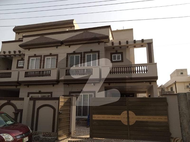10 Marla Brand New House Near To Ucp Khayaban E Jinnah Road