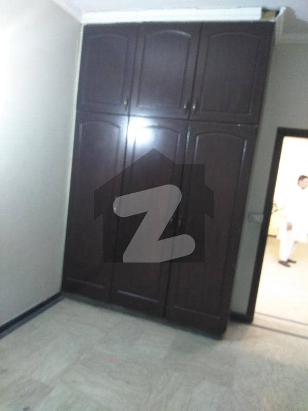 تاج باغ سکیم لاہور میں 3 کمروں کا 7 مرلہ بالائی پورشن 30 ہزار میں کرایہ پر دستیاب ہے۔