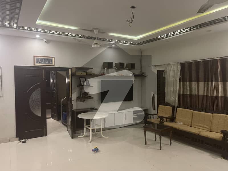 ملٹری اکاؤنٹس ہاؤسنگ سوسائٹی لاہور میں 8 کمروں کا 16 مرلہ مکان 3.1 کروڑ میں برائے فروخت۔