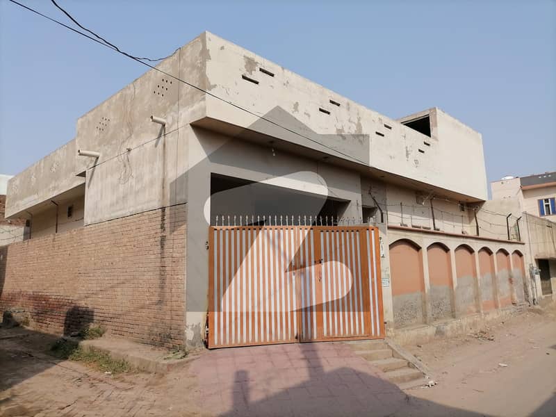 چک 89 / 6R ساہیوال میں 3 کمروں کا 10 مرلہ مکان 75 لاکھ میں برائے فروخت۔