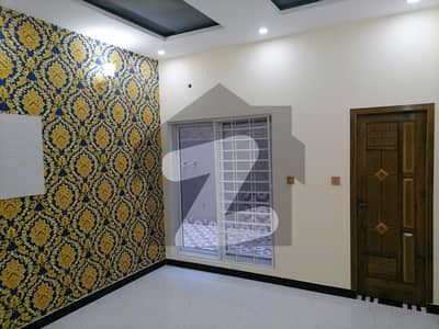 جوہر ٹاؤن لاہور میں 4 کمروں کا 5 مرلہ مکان 60 ہزار میں کرایہ پر دستیاب ہے۔