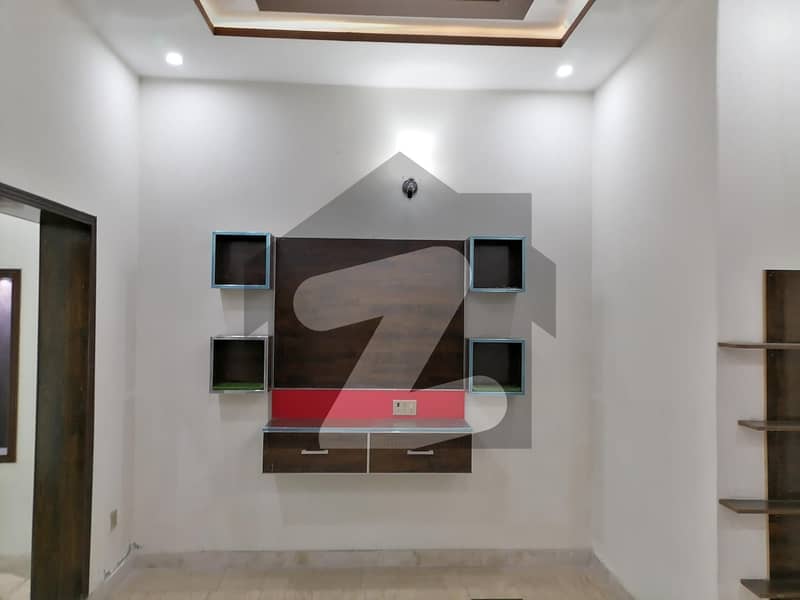 الحفیظ گارڈن - فیز 2 الحفیظ گارڈن جی ٹی روڈ لاہور میں 3 کمروں کا 3 مرلہ مکان 80 لاکھ میں برائے فروخت۔