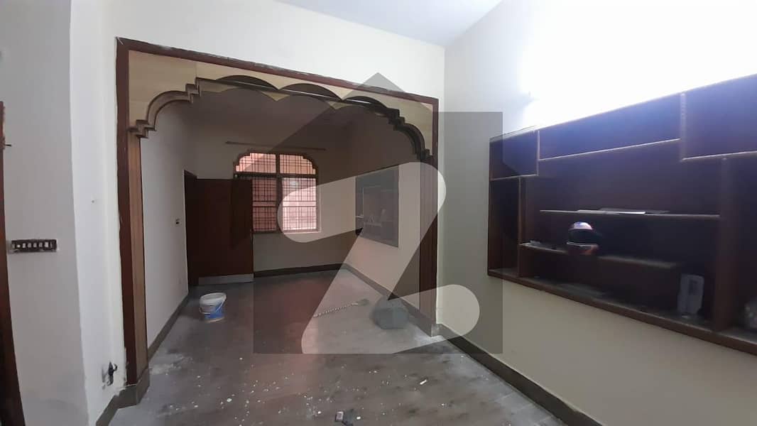 House In Gulshan-e-Ravi - Block A Sized 10 Marla Is Available
