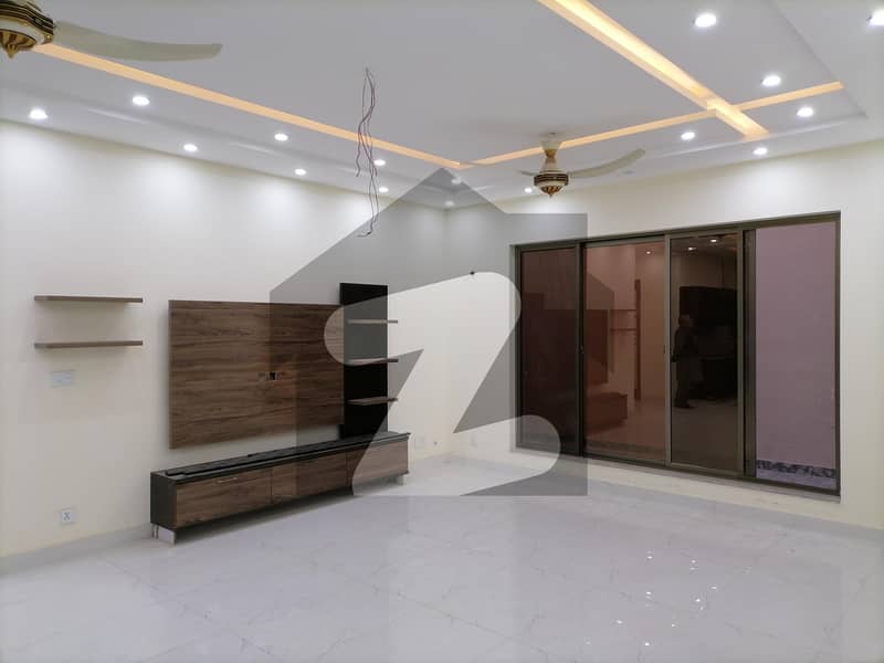 او پی ایف ہاؤسنگ سکیم - بلاک اے او پی ایف ہاؤسنگ سکیم لاہور میں 7 کمروں کا 1 کنال مکان 4.75 کروڑ میں برائے فروخت۔