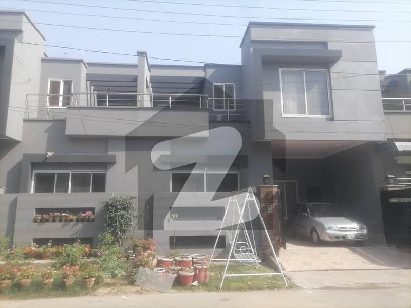7 Marla House Available For rent In Eden Gardens