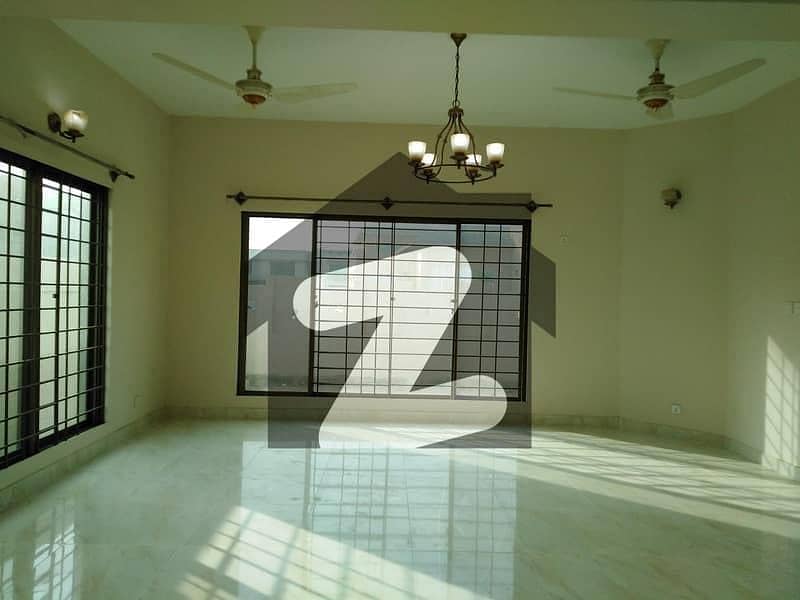 عسکری 5 ۔ سیکٹر جے عسکری 5 ملیر کنٹونمنٹ کینٹ کراچی میں 5 کمروں کا 15 مرلہ مکان 6.75 کروڑ میں برائے فروخت۔