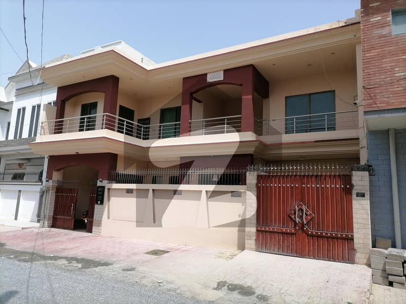 Good 10 Marla House For sale In Farid Town