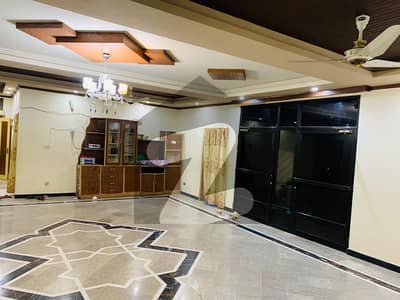 حیات آباد فیز 2 حیات آباد پشاور میں 11 کمروں کا 2 کنال مکان 3 لاکھ میں کرایہ پر دستیاب ہے۔