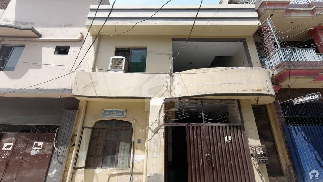 علی ٹاؤن لاہور میں 6 مرلہ عمارت 1.5 کروڑ میں برائے فروخت۔