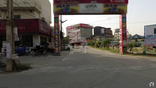 پی آئی اے ہاؤسنگ سکیم ۔ بلاک ای پی آئی اے ہاؤسنگ سکیم لاہور میں 10 مرلہ رہائشی پلاٹ 1.75 کروڑ میں برائے فروخت۔