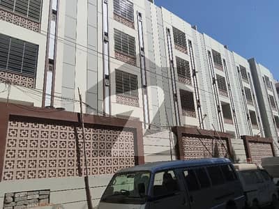 گارڈن ایسٹ جمشید ٹاؤن کراچی میں 2 کمروں کا 4 مرلہ فلیٹ 40 ہزار میں کرایہ پر دستیاب ہے۔