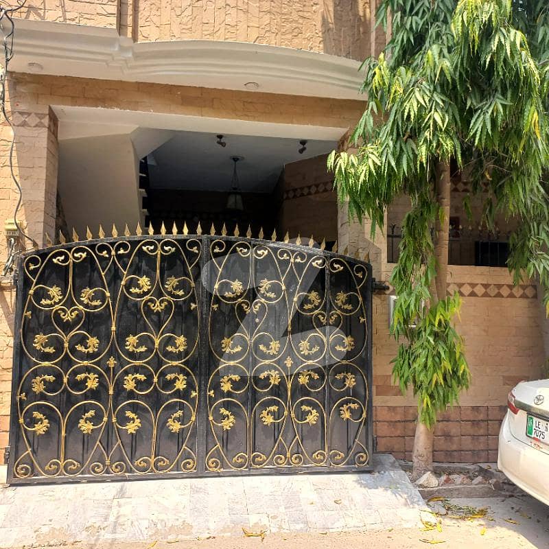 عابد روڈ لاہور میں 4 کمروں کا 5 مرلہ مکان 1.75 کروڑ میں برائے فروخت۔