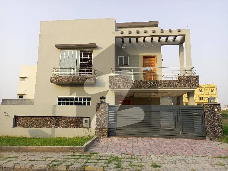 13 Marla Brand New Beautiful House With Gas Available For Rent