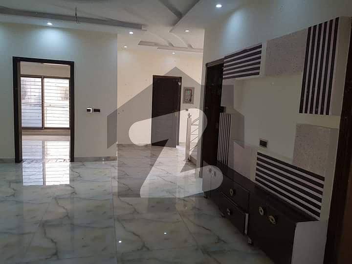 ڈی ایچ اے 9 ٹاؤن - بلاک ای ڈی ایچ اے 9 ٹاؤن ڈیفنس (ڈی ایچ اے) لاہور میں 3 کمروں کا 5 مرلہ مکان 2.05 کروڑ میں برائے فروخت۔
