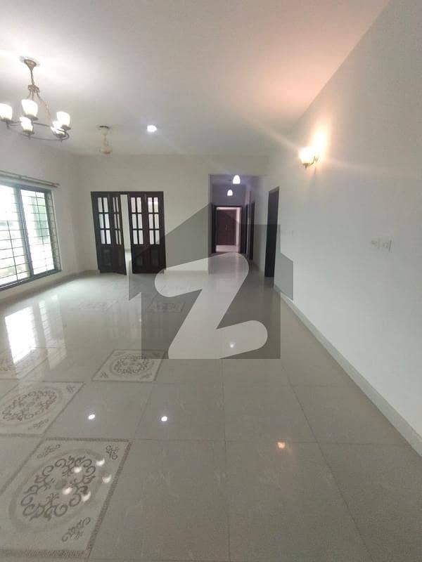 12 MARLA 4 BED FLAT FOR RENT IN ASK-11