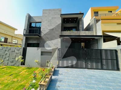 10 Marla brand new luxurious house for sale